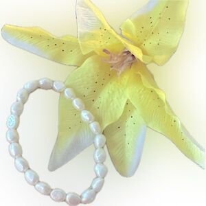 Faux pearl stretchy bracelet!